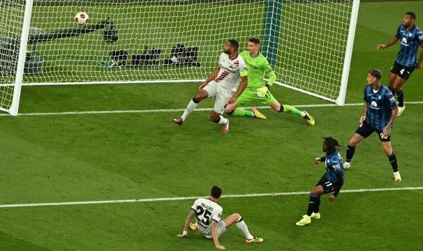 开云体育-首败竟如此惨痛，这是勒沃库森和阿隆索成长的代价