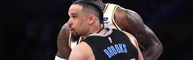 开云APP-对狄龙袭裆闭口不谈 詹姆斯：只关注如何取得胜利