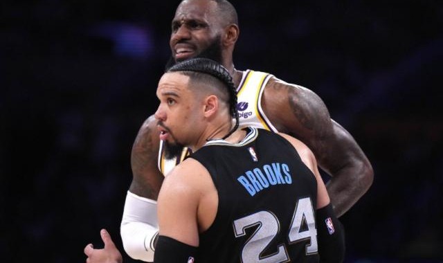 开云APP-对狄龙袭裆闭口不谈 詹姆斯：只关注如何取得胜利